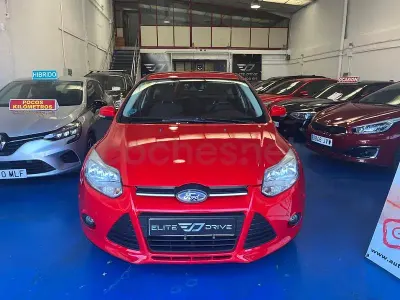 Usado Ford Focus Sport 125 CV (91 kW) 2014 Rojo Berlina