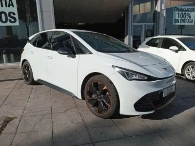 Begagnad Cupra Born 150 kW (204 HK) 2022 Vit Halvkombi