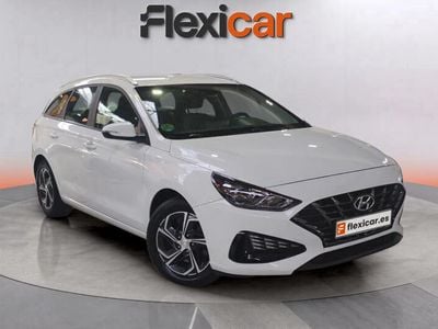 Usado Hyundai i30 117 CV (86 kW) 2022 Blanco Berlina
