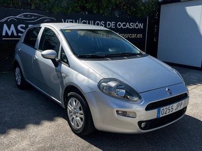 Usado Fiat Punto Young 69 CV (50 kW) 2016 Gris / plata Utilitario