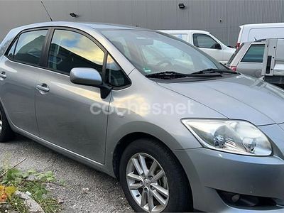 Gris / plata Usado 2009 Toyota Auris Live Berlina | 6750 € (Precio justo)