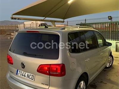 Gris / plata Usado 2011 VW Touran Advance Monovolumen | 9700 € (Precio justo)