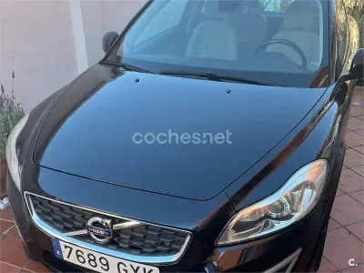 Usado Volvo C30 Momentum 109 CV (80 kW) 2010 Negro Utilitario