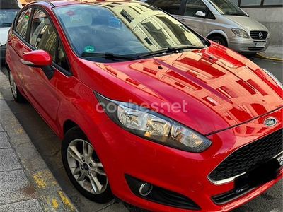 Rojo Usado 2016 Ford Fiesta Trend Utilitario | 7490 € (Precio justo)