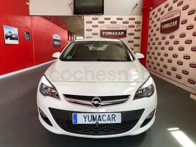 Usado Opel Astra Elegance 140 CV (102 kW) 2016 Blanco Berlina