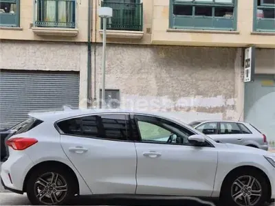 Usado Ford Focus Trend 95 CV (69 kW) 2019 Blanco Berlina
