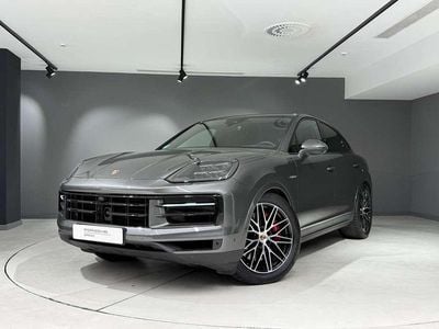 Gris / plata Usado 2024 Porsche Cayenne SUV | 116.900 € (Caro)