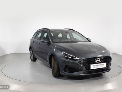 Usado Hyundai i30 100 CV (73 kW) 2024 Verde Familiar