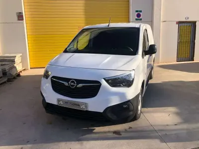 Usado Opel Combo S 99 CV (72 kW) 2021 Blanco Monovolumen