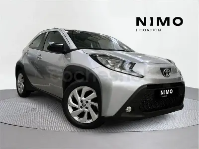Usado Toyota Aygo X Play 72 CV (52 kW) 2024 Gris / plata SUV