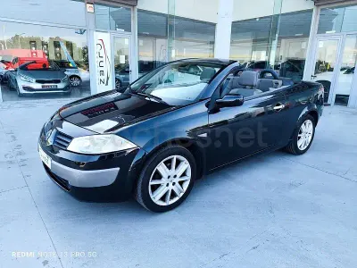 Usado Renault Mégane Cabriolet Dynamique 136 CV (100 kW) 2004 Negro Descapotable
