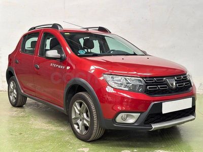 Usado Dacia Sandero Stepway Ambiance 90 CV (66 kW) 2018 Granate Berlina