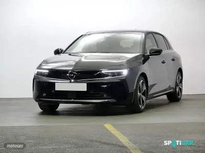 Usado Opel Astra Elegance 180 CV (132 kW) 2023 Negro Utilitario