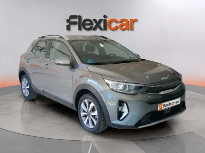 Usado Kia Stonic 101 CV (74 kW) 2024 Gris SUV