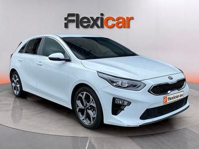 Käytetty Kia Ceed 100 HP (73 kW) 2021 Valkoinen Viistoperä