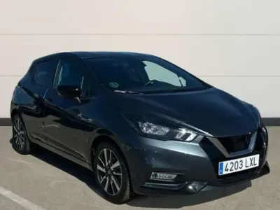 Usado Nissan Micra 92 CV (67 kW) 2022 Gris Utilitario