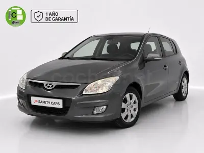 Usado Hyundai i30 Comfort 109 CV (80 kW) 2007 Gris / plata Utilitario