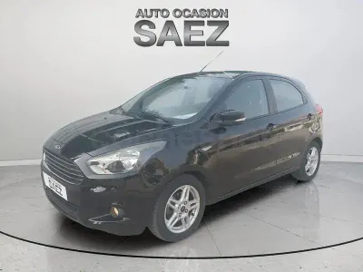 Usado Ford Ka Plus Ultimate 85 CV (62 kW) 2018 Negro Utilitario