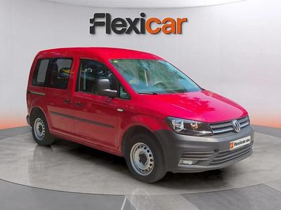 Usado VW Caddy Trendline 102 CV (75 kW) 2020 Rojo Monovolumen