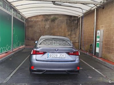 Lexus IS300h