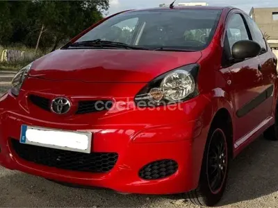 Occasion Toyota Aygo Live 68 PK (50 kW) 2009 Rood Hatchback