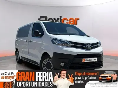 Usado Toyota Proace 102 CV (75 kW) 2024 Blanco Monovolumen