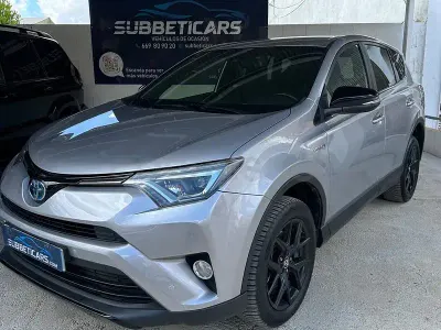 Usado Toyota RAV4 Hybrid Advance 218 CV (160 kW) 2019 Gris / plata SUV