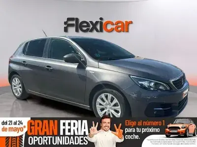 Usado Peugeot 308 Style 130 CV (95 kW) 2018 Gris