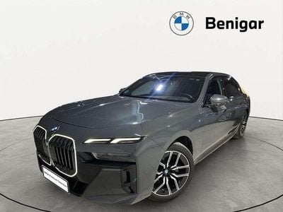 Usado BMW 740 Comfort Edition 299 CV (219 kW) 2025 Gris Berlina