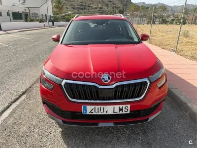 Usado Skoda Kamiq Ambition 110 CV (80 kW) 2021 Rojo SUV