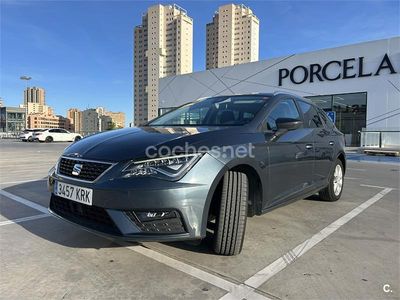 Usado Seat Leon ST Style 115 CV (84 kW) 2018 Gris / plata Familiar