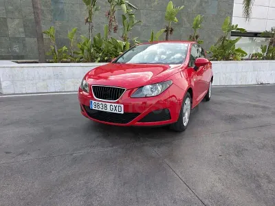Usado Seat Ibiza Reference 85 CV (62 kW) 2010 Rojo Berlina