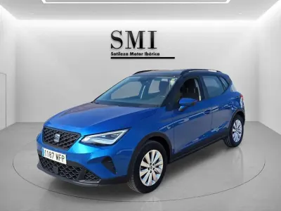 Usado Seat Arona Style 110 CV (80 kW) 2023 Azul SUV