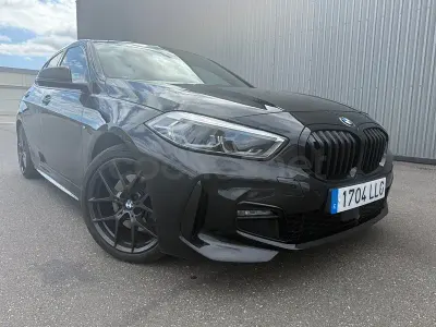 Usado BMW 118 Comfort Edition 136 CV (100 kW) 2020 Negro Berlina