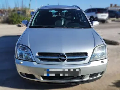 Usado Opel Vectra Elegance 177 CV (130 kW) 2004 Gris Familiar