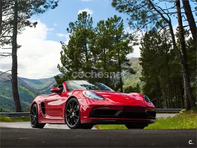 Usado Porsche 718 400 CV (294 kW) 2020 Rojo Descapotable