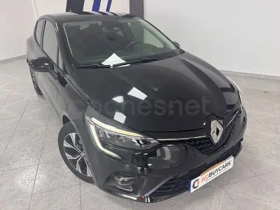 Używany Renault Clio V Evolution 90 KM (66 kW) 2023 Czarny Sedan/Limuzyna