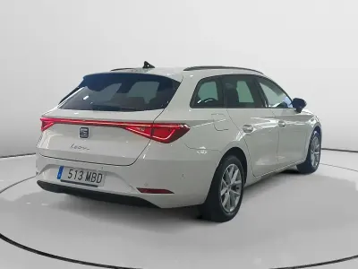 Usado Seat Leon Style 116 CV (85 kW) 2022 Blanco Familiar