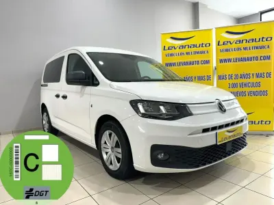 Usado VW Caddy 102 CV (75 kW) 2021 Blanco Monovolumen