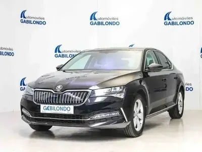 Occasion Skoda Superb LAURIN & KLEMENT 218 PK (160 kW) 2021 Zwart Sedan