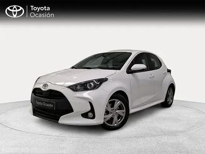 Käytetty Toyota Yaris Hybrid Active 116 HP (85 kW) 2025 Valkoinen