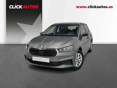 Gris Usado 2025 Skoda Fabia Essence Utilitario | 15.950 € (Precio justo)