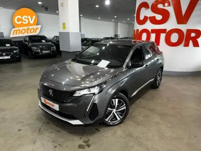 Usado Peugeot 3008 Allure 226 CV (166 kW) 2023 Gris SUV