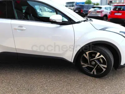 Usado Toyota C-HR Advance 122 CV (89 kW) 2023 Blanco SUV