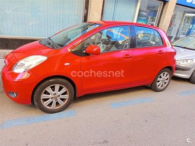 Rojo Usado 2009 Toyota Yaris Berlina | 3800 € (Precio justo)