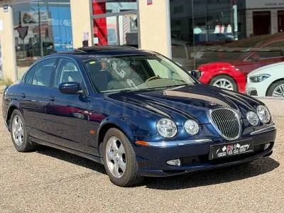 Usado Jaguar S-Type Executive 238 CV (175 kW) 2000 Azul Berlina