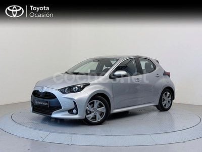 Gris / plata Usado 2024 Toyota Yaris Hybrid Active Berlina | 21.200 € (Precio justo)