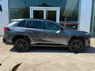 Usado Toyota RAV4 Hybrid Plus 222 CV (163 kW) 2024 Gris / plata SUV