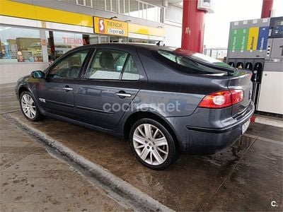Usado Renault Laguna III Initiale 170 CV (125 kW) 2007 Gris / plata Berlina