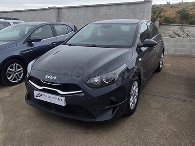 Usado Kia Ceed 100 CV (73 kW) 2021 Gris / plata Utilitario